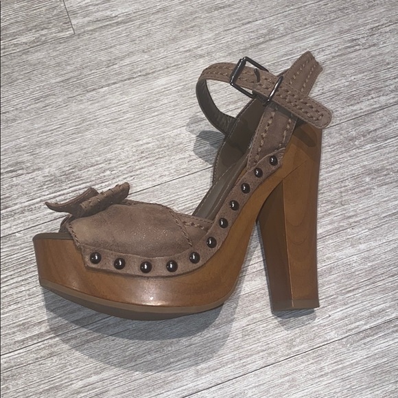 So cute heels - Picture 2 of 3